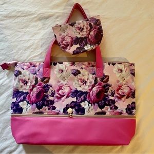 Ipsy extendable tote w/matching clutch